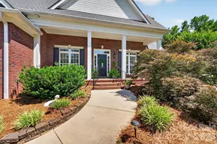 932 Gristmill Dr, Rock Hill, SC 29732 - Photo 2