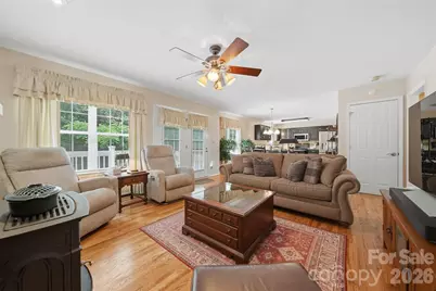 1032 30th Avenue Lane NE, Hickory, NC 28601 - Photo 6