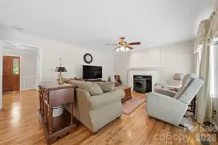 1032 30th Ave Ln NE, Hickory, NC 28601 - Photo 4