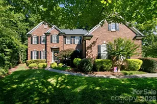16043 Agincourt Dr, Huntersville, NC 28078 - Photo 2