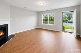 220 Hunslet Cir, Charlotte, NC 28206 - Photo 2