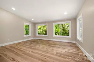 323 Stepp Ave, Hendersonville, NC 28739 - Photo 20