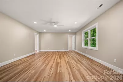 323 Stepp Avenue, Hendersonville, NC 28739 - Photo 22