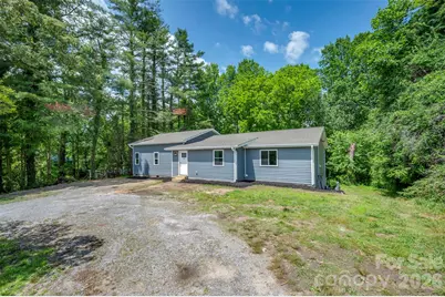 323 Stepp Avenue, Hendersonville, NC 28739 - Photo 1