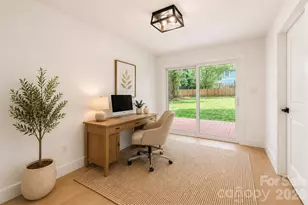 2204 Rozzelles Ferry Rd, Charlotte, NC 28208 - Photo 12