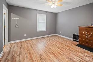 2114 Margaret Dr, Mount Airy, NC 27030 - Photo 8