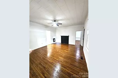 1129 W 5th Avenue, Gastonia, NC 28052 - Photo 6