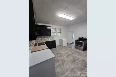1129 W 5th Avenue, Gastonia, NC 28052 - Photo 12