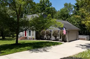 25012 Molokai Dr, Fort Mill, SC 29708 - Photo 2