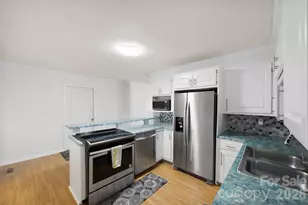 611 W Lewis St, Dallas, NC 28034 - Photo 14