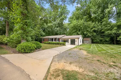 611 W Lewis Street, Dallas, NC 28034 - Photo 4