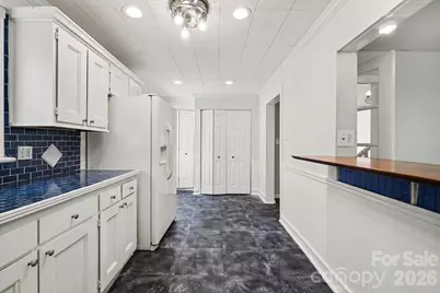 1402 1st Avenue Place NW, Hickory, NC 28601 - Photo 8