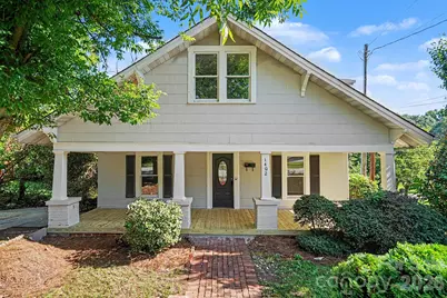 1402 1st Avenue Place NW, Hickory, NC 28601 - Photo 1