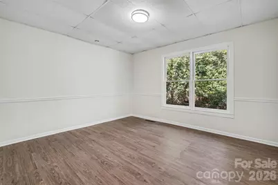 1402 1st Avenue Place NW, Hickory, NC 28601 - Photo 14