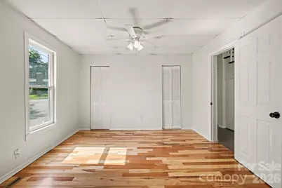 1402 1st Avenue Place NW, Hickory, NC 28601 - Photo 10