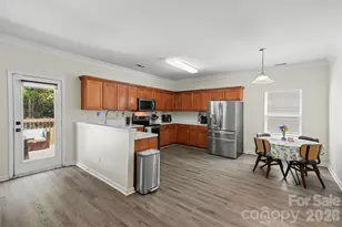 6908 Centerline Dr, Charlotte, NC 28278 - Photo 10