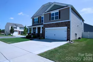 2005 Mariah Gln Ct, Charlotte, NC 28213 - Photo 2