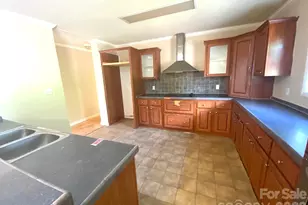 39 Henry White Ln, Leicester, NC 28748 - Photo 4