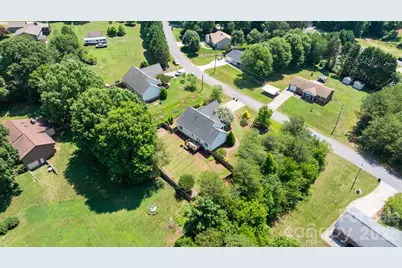 1621 Herbie Circle, Newton, NC 28658 - Photo 6