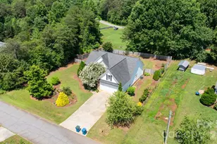1621 Herbie Cir, Newton, NC 28658 - Photo 2