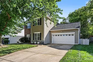 9902 Highlands Crossing Dr, Charlotte, NC 28277 - Photo 2