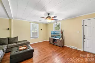 315 Caldwell Ave, Mooresville, NC 28115 - Photo 2