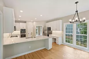 5317 Fairvista Dr, Charlotte, NC 28269 - Photo 20
