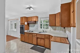 3112 Wesley Way, Hendersonville, NC 28792 - Photo 16