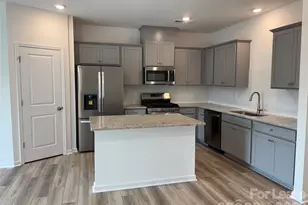 5008 Falstone Dr, Charlotte, NC 28269 - Photo 10