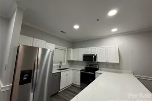 8733 Coralbell Ln, Charlotte, NC 28213 - Photo 4