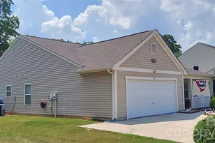 627 Smokehouse Ln, Albemarle, NC 28001 - Photo 2