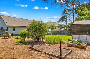 4425 Derbyshire Ln, Matthews, NC 28104 - Photo 42