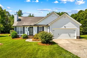4425 Derbyshire Ln, Matthews, NC 28104 - Photo 4