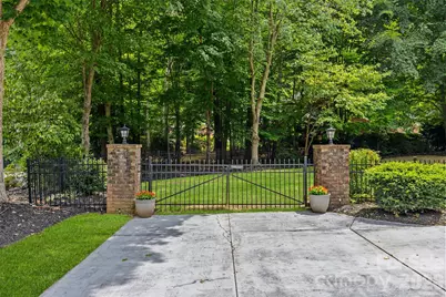 3616 Deruyter Circle, Charlotte, NC 28269 - Photo 38