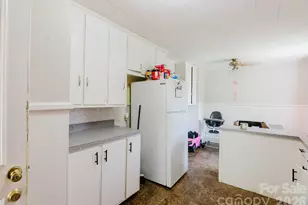 303 Myrtle Ave, Hamlet, NC 28345 - Photo 8