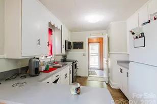 303 Myrtle Ave, Hamlet, NC 28345 - Photo 6