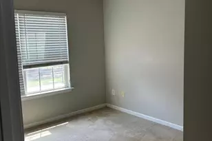 11040 Derryrush Dr, Charlotte, NC 28213 - Photo 8