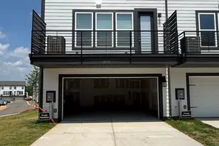 2143 Hawksworth Ln, Charlotte, NC 28262 - Photo 2
