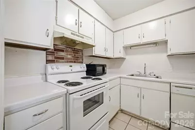 7984 Shady Oak Trail #189, Charlotte, NC 28210 - Photo 14
