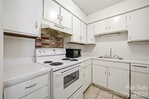 7984 Shady Oak Trail, Charlotte, NC 28210 - Photo 14