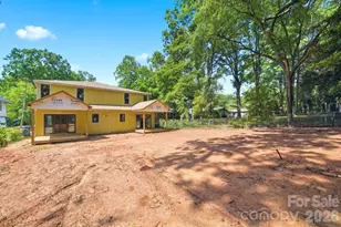 2621 Springway Dr, Charlotte, NC 28205 - Photo 2