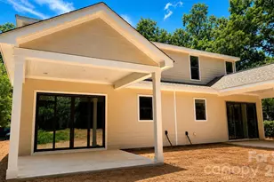 2621 Springway Dr, Charlotte, NC 28205 - Photo 10