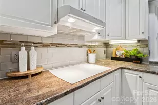 5529 Fairvista Dr, Charlotte, NC 28269 - Photo 16