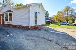 9313 Trinity Rd, Charlotte, NC 28216 - Photo 34
