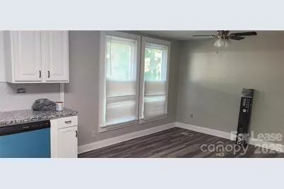 212 E Bell Street, Statesville, NC 28677 - Photo 6