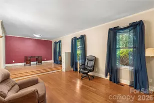 221 Kingsway Cir, Charlotte, NC 28214 - Photo 8