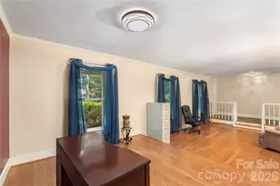 221 Kingsway Cir, Charlotte, NC 28214 - Photo 12