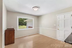 221 Kingsway Cir, Charlotte, NC 28214 - Photo 18