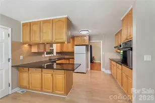 221 Kingsway Cir, Charlotte, NC 28214 - Photo 14