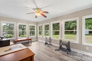 221 Kingsway Cir, Charlotte, NC 28214 - Photo 22